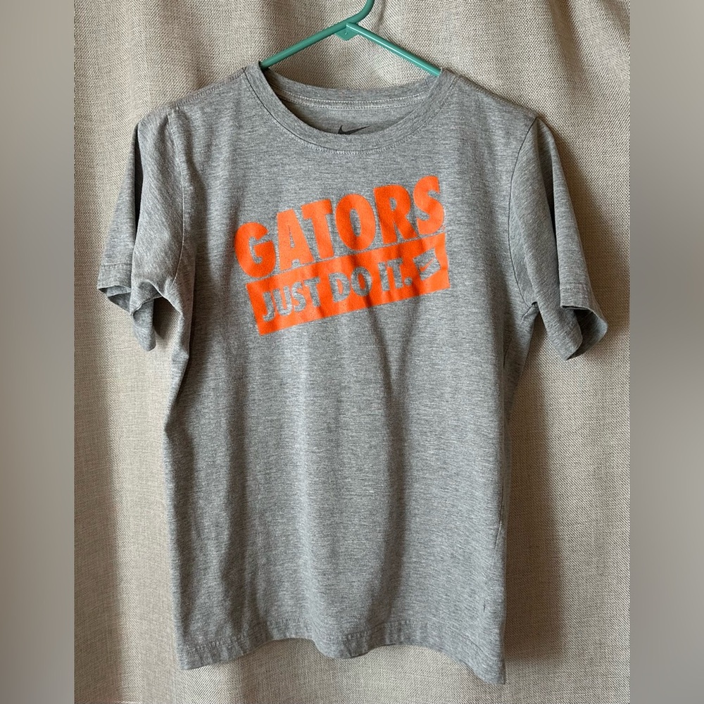 Nike•Florida Gators short sleeve t-shirt•women’s large•cotton•gray/orange•swoosh